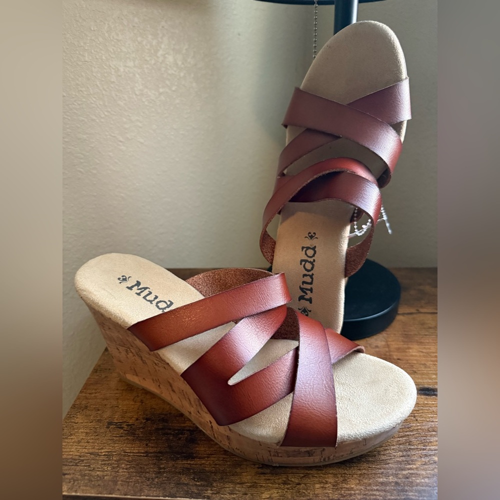 MUDD Brown Cork Wedge Heels Women’s 7